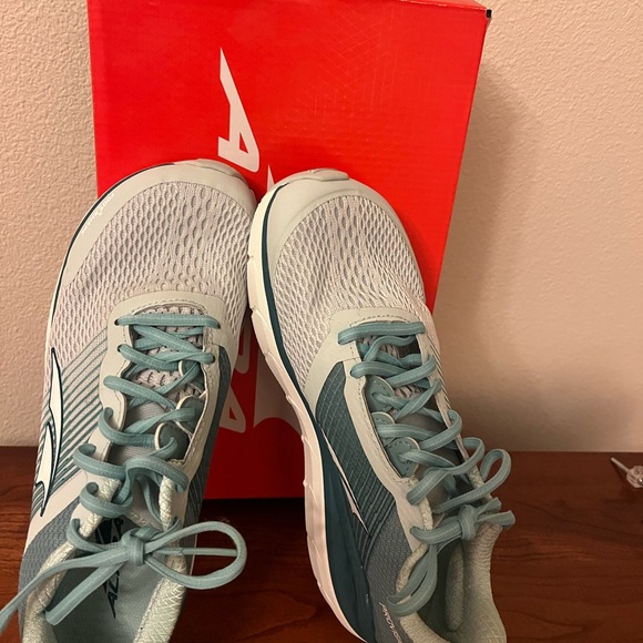 NIB Altra Women’s Provision 4 running shoes size 8. - Picture 3 of 3